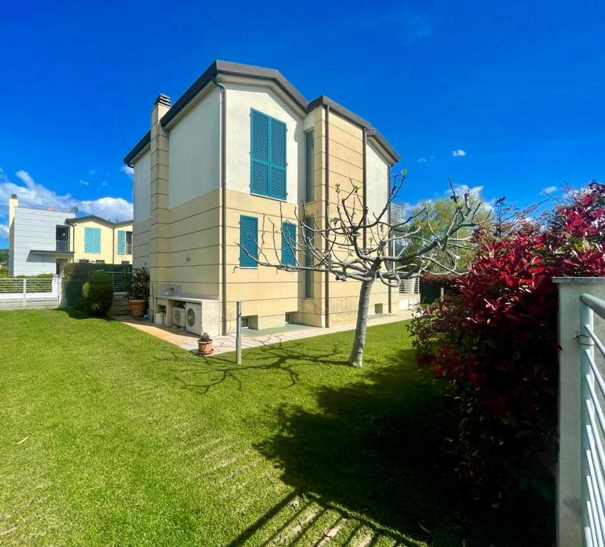 Villa I Tre Cipressi Lido di Camaiore Esterno foto